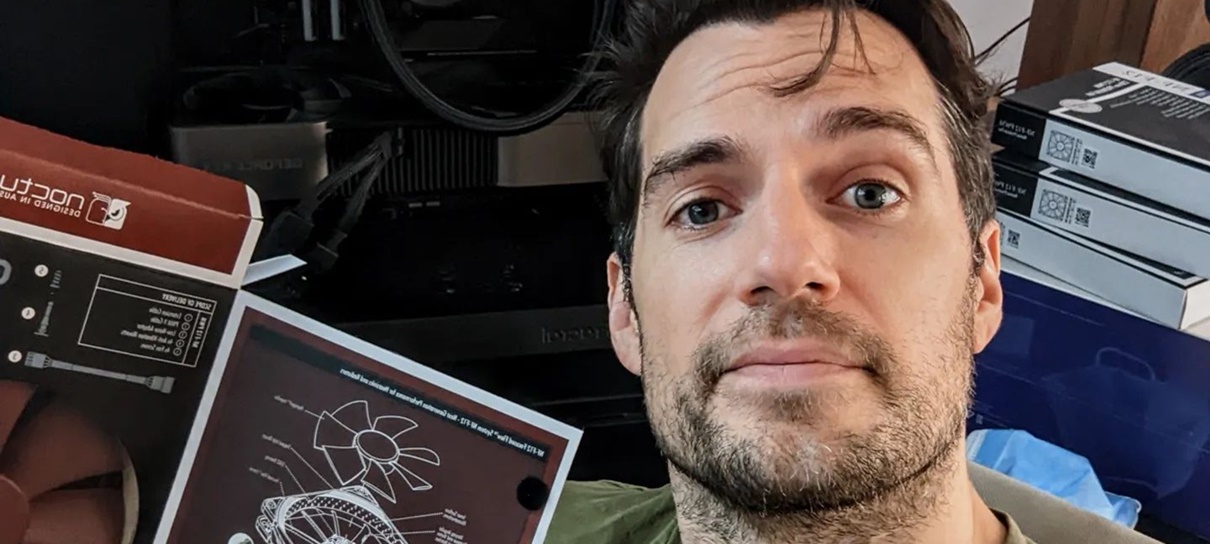 Henry Cavill mostra que até ele tem problemas com peças de PC gamer
