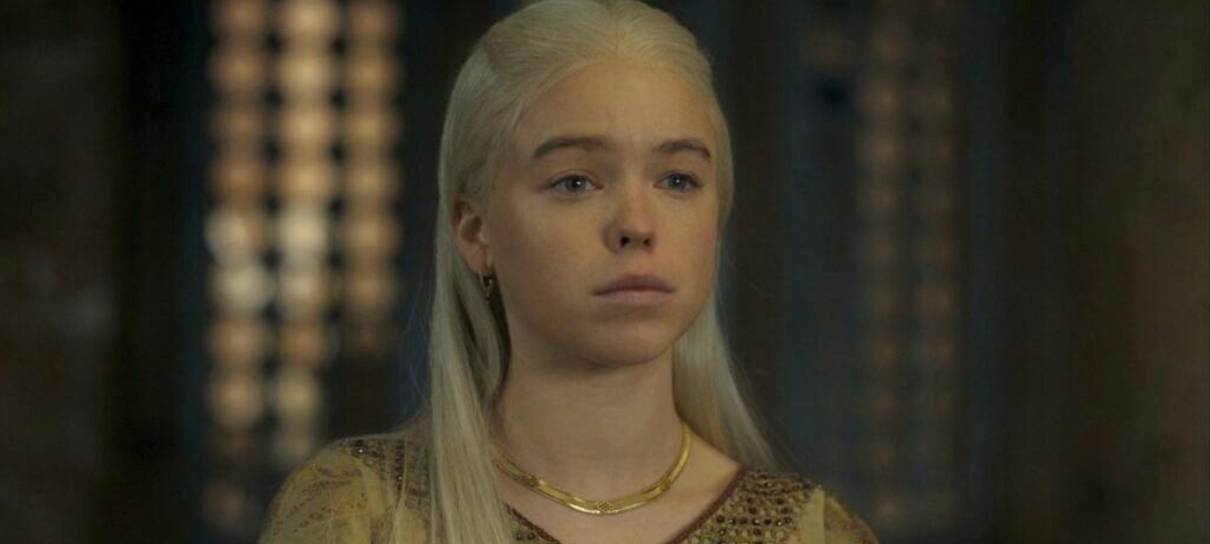 Atriz explica reação de Rhaenyra em 2º episódio de A Casa do Dragão: “desgosto”