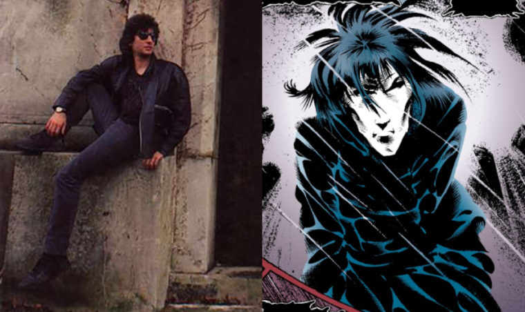 Foto de Neil Gaiman em 1989 ao lado de uma arte de Sonho em Sandman