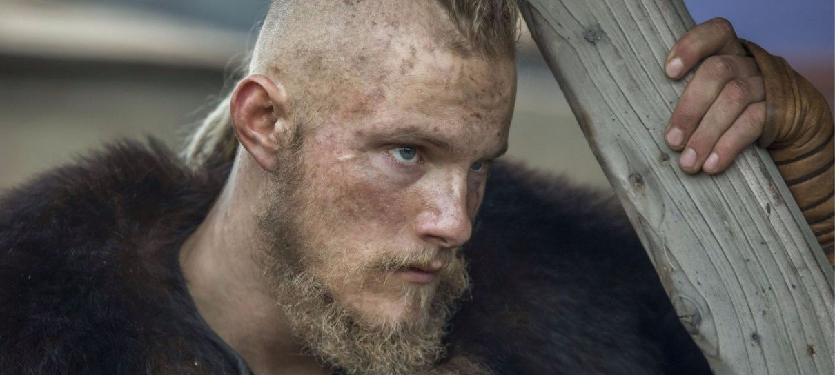 Alexander Ludwig, ator da série Vikings, é confirmado na CCXP 2022