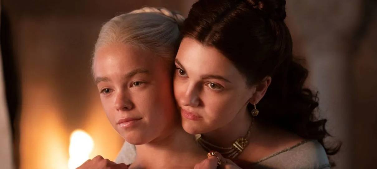 Atriz fala sobre tensão amorosa entre Rhaenyra e Alicent em A Casa do Dragão