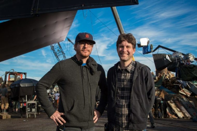 Foto de Rhett Reese e Paul Wernick nos bastidores de Deadpool