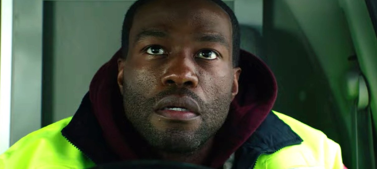 Yahya Abdul-Mateen II define atuação em Aquaman como "trabalho de palhaço"