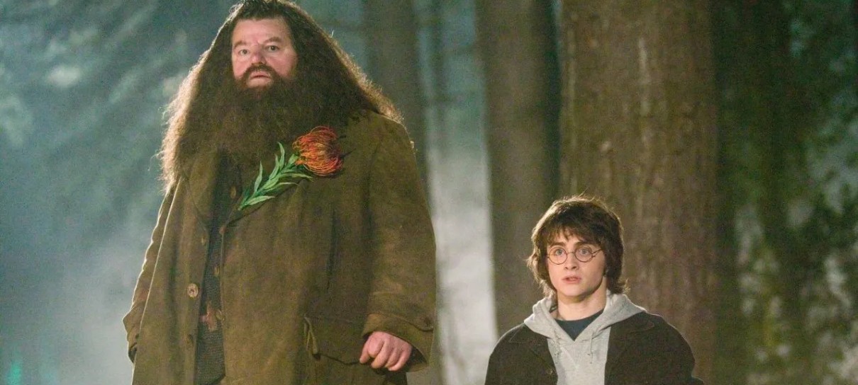 Daniel Radcliffe homenageia Robbie Coltrane após morte do ator: "Era um homem amável"