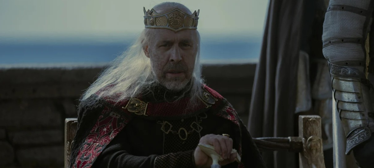 Viserys em A Casa do Dragão, Paddy Considine revela elogio de George R.R. Martin