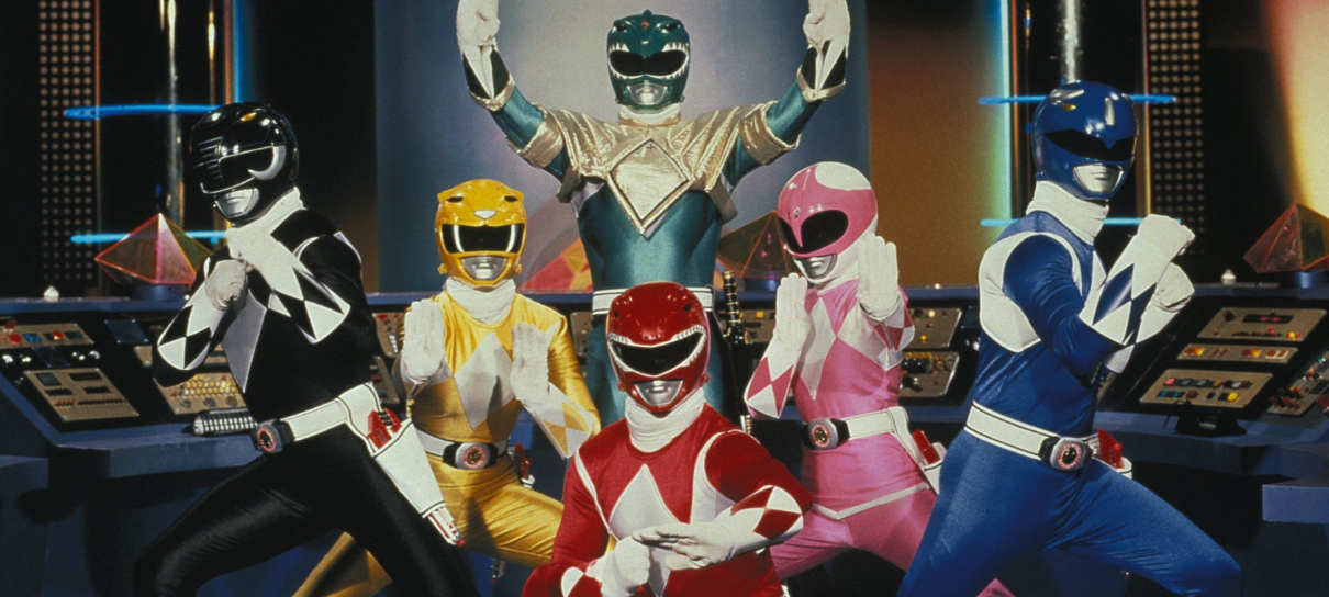 Hasbro fará crossover de Power Rangers com Cobra Kai em nova linha de colecionáveis