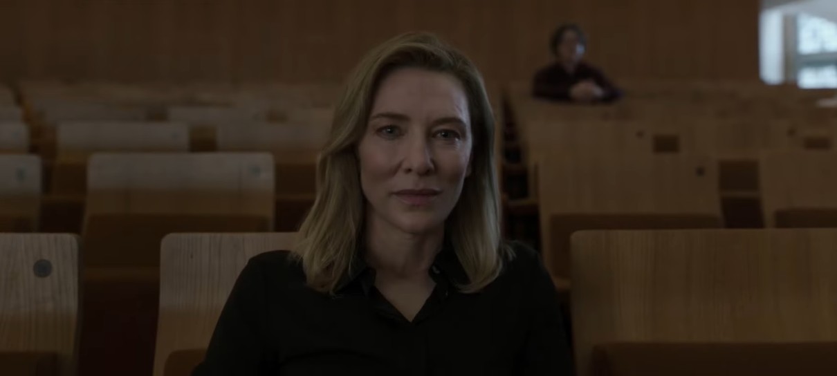 Cate Blanchett é destaque em novo trailer de TÁR, filme sobre uma musicista