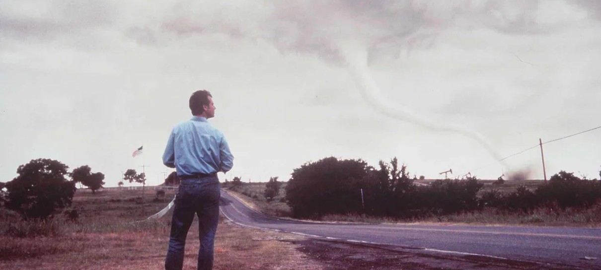 Ícone da sessão da tarde, Twister ganhará continuação