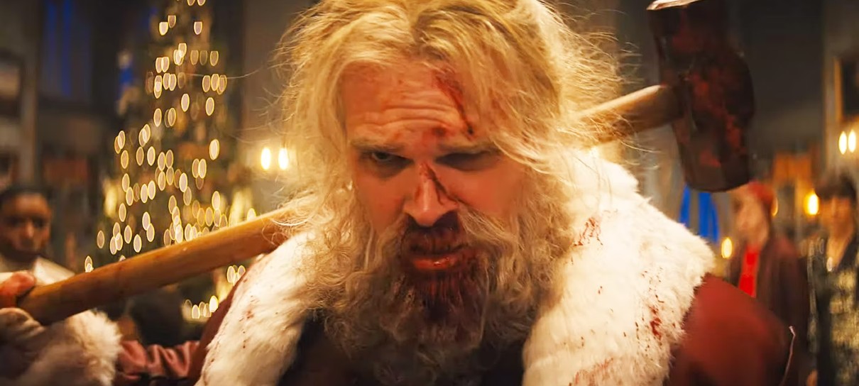 Noite Infeliz, com David Harbour como Papai Noel porradeiro, estreia no Brasil em dezembro