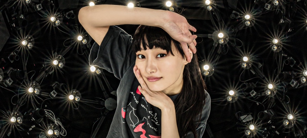 Próximo jogo de Kojima ganha novo pôster misterioso com a atriz Shiori Kutsuna