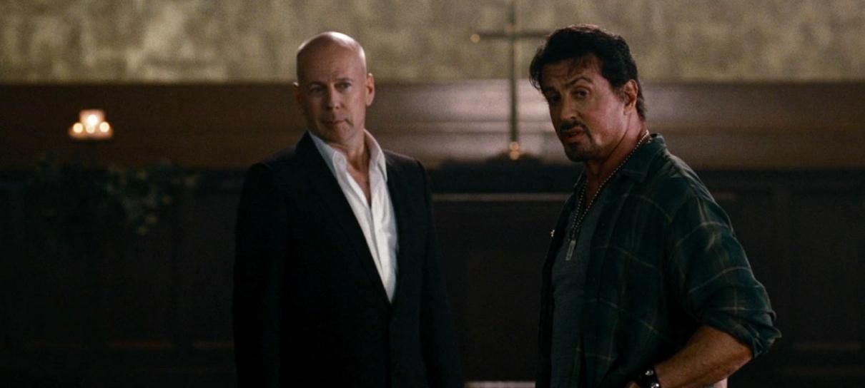 Sylvester Stallone diz que Bruce Willis está "passando por momentos muito difíceis"