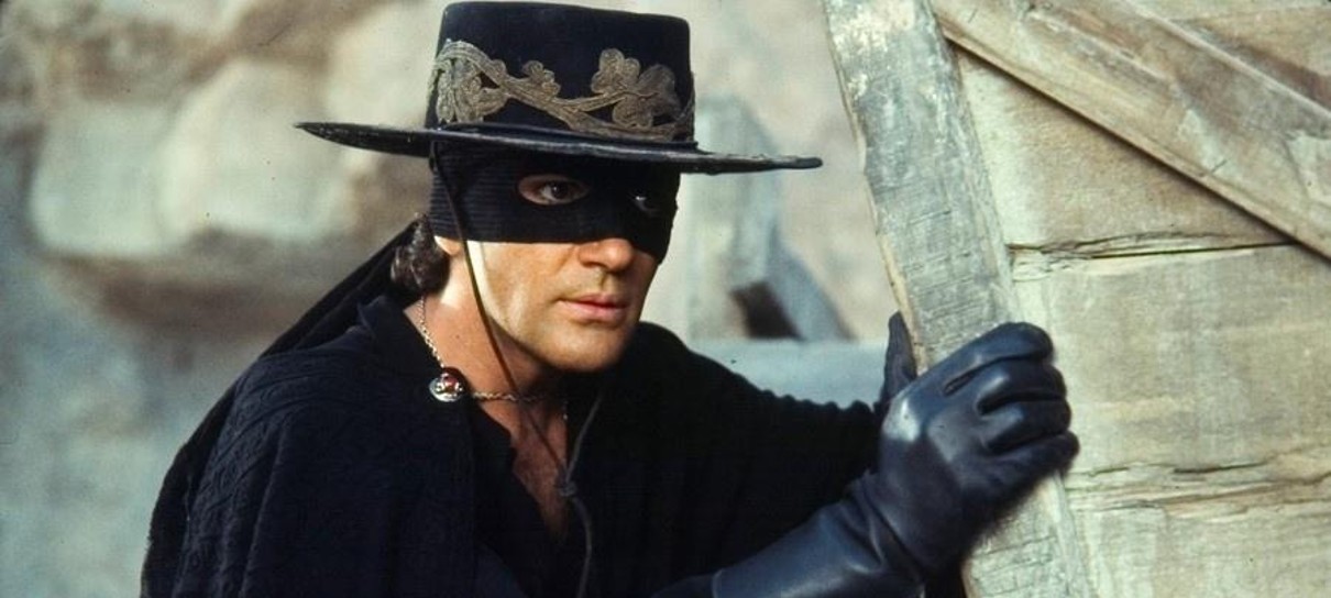 Antonio Banderas diz que Tom Holland seria uma boa escolha como novo Zorro
