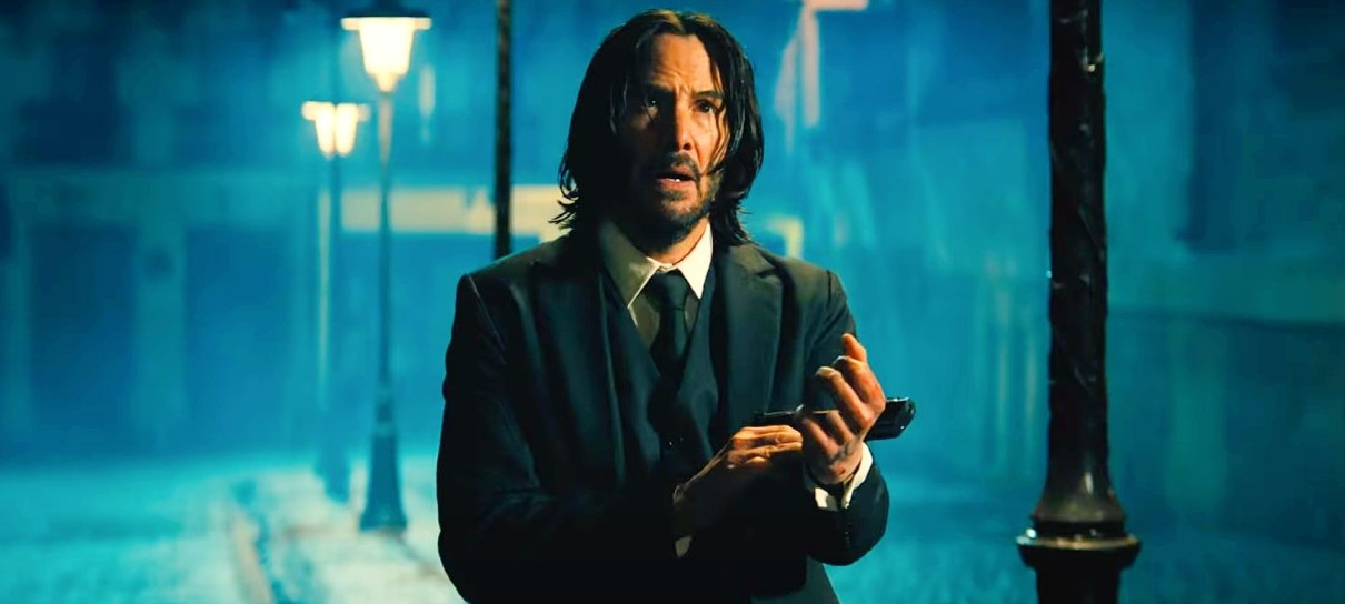 No Brasil, Keanu Reeves esbanja carisma e promete ação doida em John Wick 4