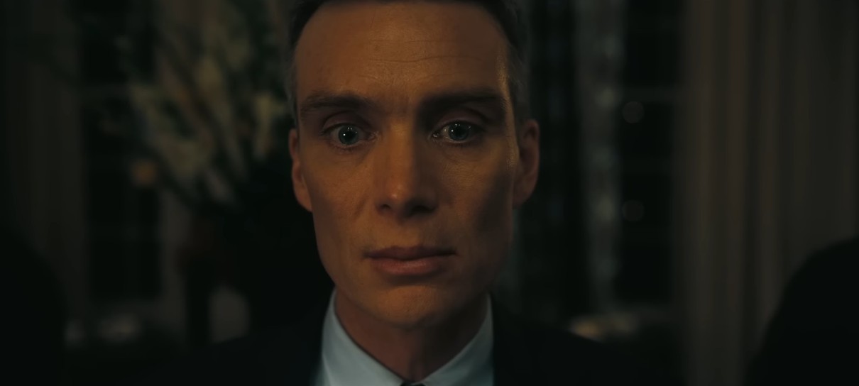 Novo trailer de Oppenheimer destaca Cillian Murphy no papel do "pai da bomba atômica"