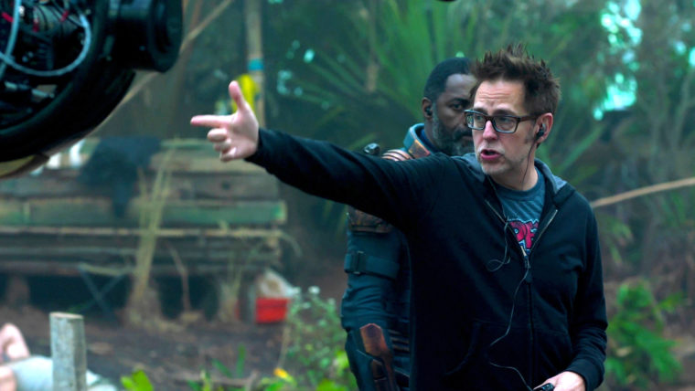 Imagem de James Gunn no set de Esquadrão Suicida
