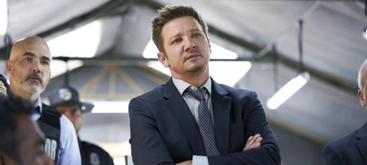 Paramount muda cartaz de série com Jeremy Renner após acidente