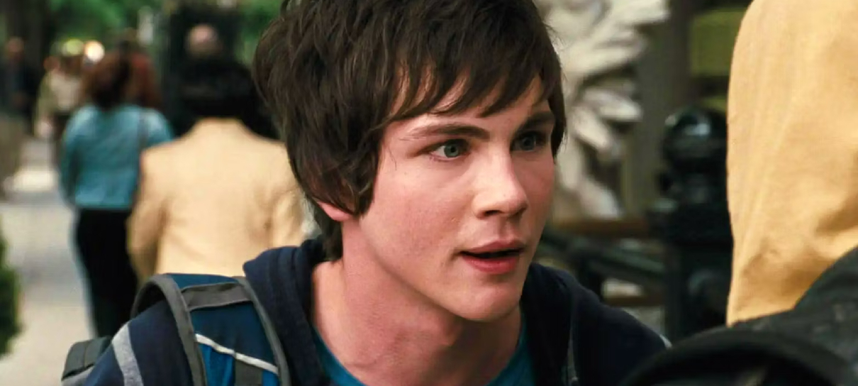 Logan Lerman acredita que não seria um bom Poseidon na série de Percy Jackson