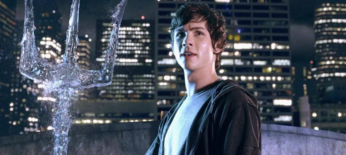 Logan Lerman diz que novo Percy Jackson não precisa de conselhos: “realmente talentoso”