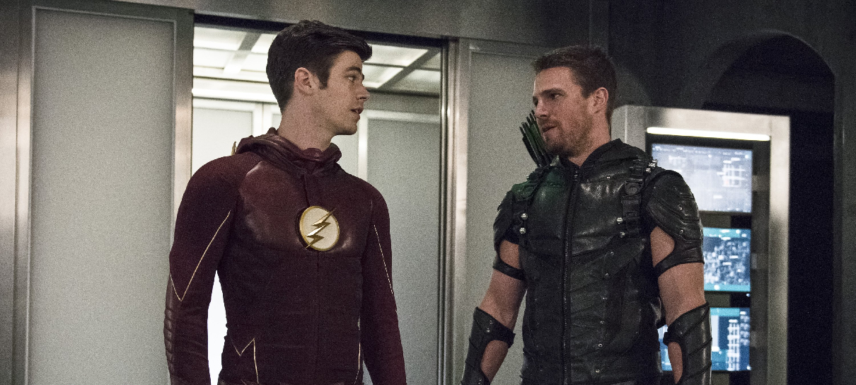 Stephen Amell vai voltar como Oliver Queen na última temporada de The Flash