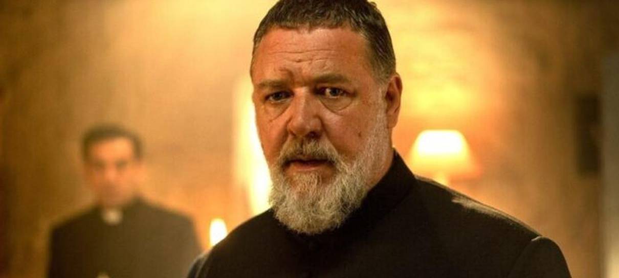 Russell Crowe espanta demônios em trailer de O Exorcista do Papa