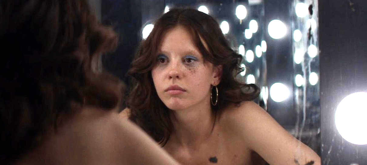 Mia Goth explica como Pearl influencia a continuação MaXXXine