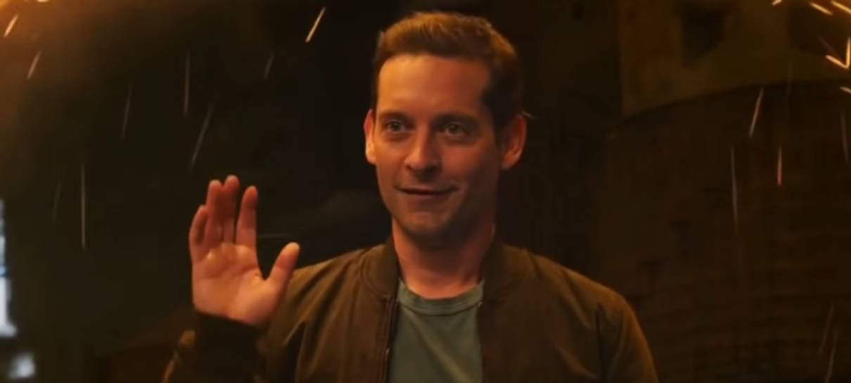 Sam Raimi se emocionou vendo Tobey Maguire de volta como Homem-Aranha