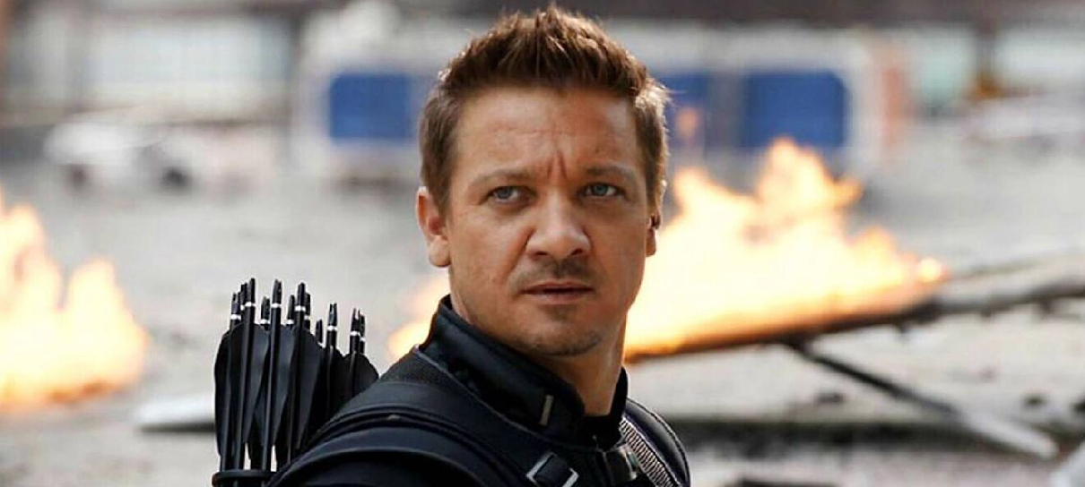 Jeremy Renner publica vídeo andando após acidente na neve