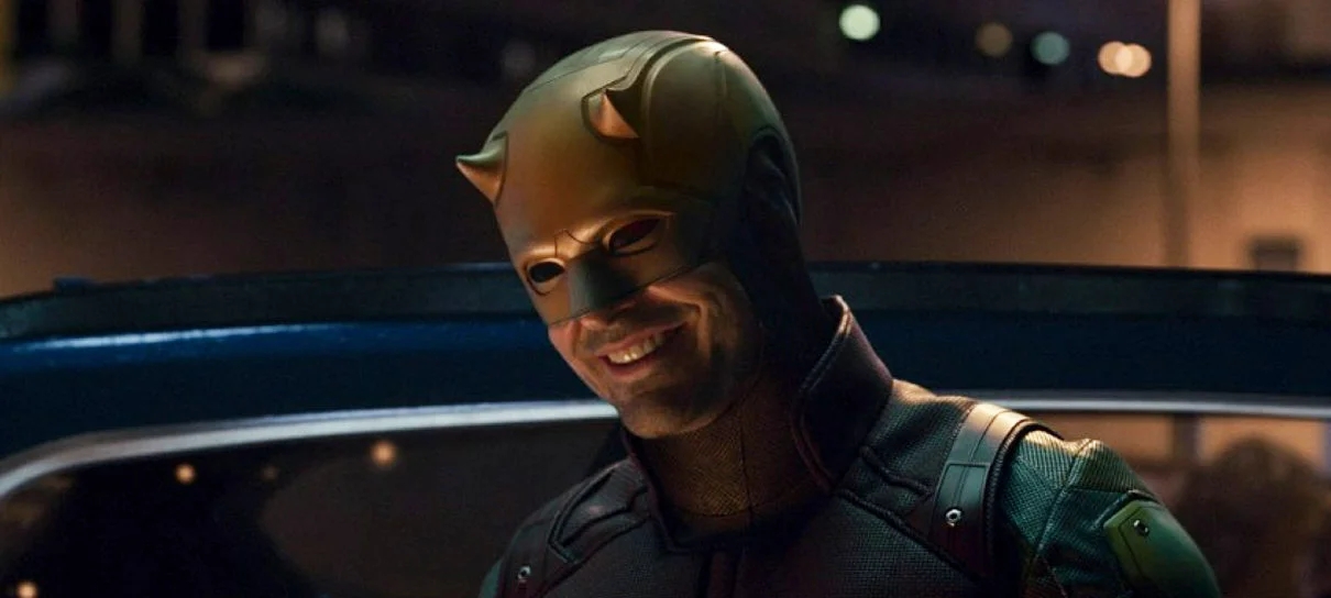 Charlie Cox encontra fãs no set de Daredevil: Born Again
