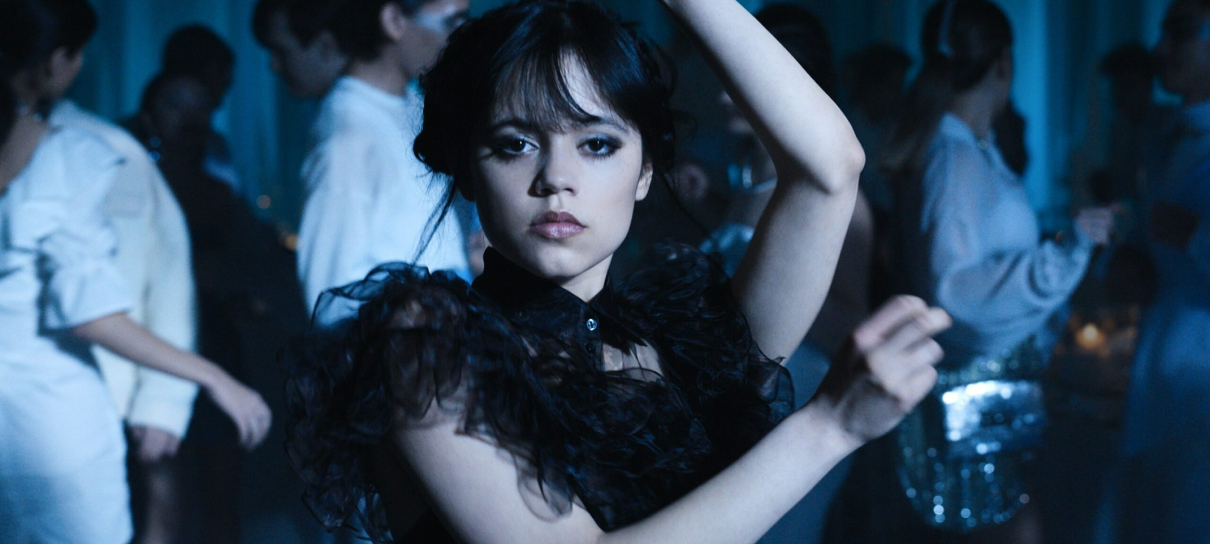 Jenna Ortega cansou da dança de Wandinha em vídeo para SNL