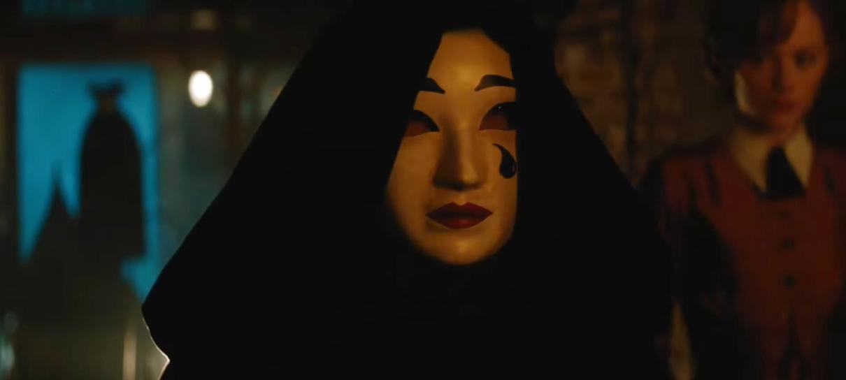 Michelle Yeoh invoca espíritos em trailer de A Noite das Bruxas
