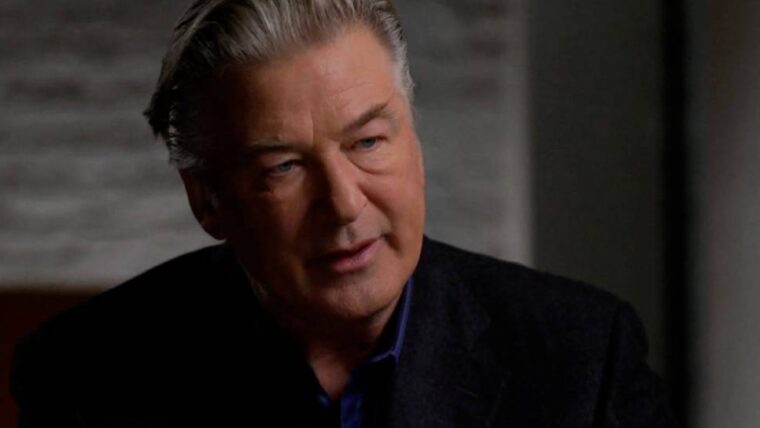 Promotoria retira acusações contra Alec Baldwin por acidente em Rust