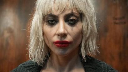 Lady Gaga beija mulher revoltada em vídeo do set de Coringa 2