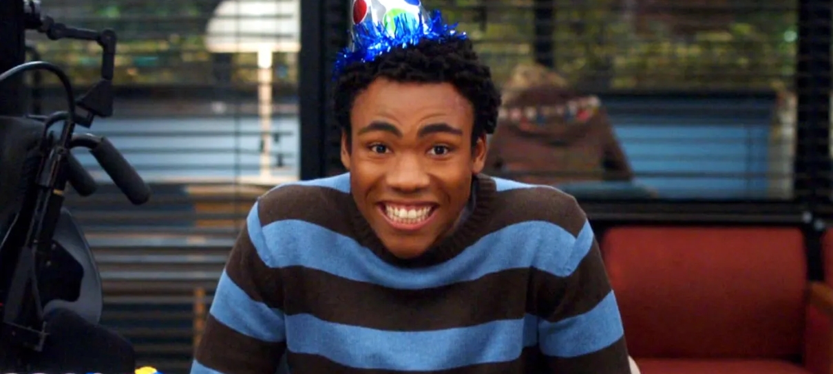 Donald Glover confirma que está envolvido em filme de Community