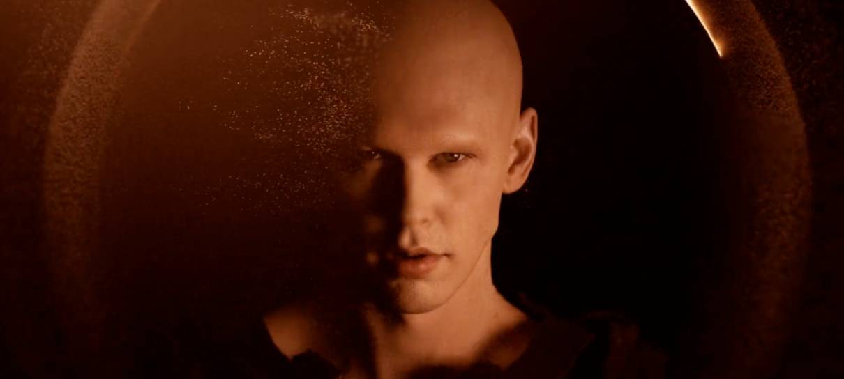 Austin Butler aparece calvo e imponente em nova foto de Duna 2