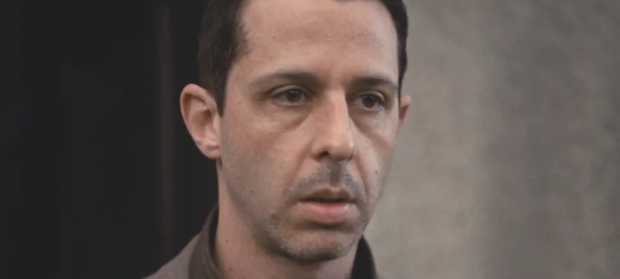 Ator de Succession confirma que bebeu AQUELA gororoba do episódio final