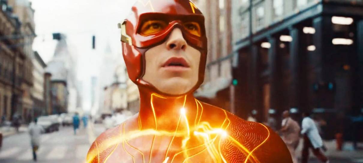 Barry quer salvar pais do Batman em nova prévia de The Flash