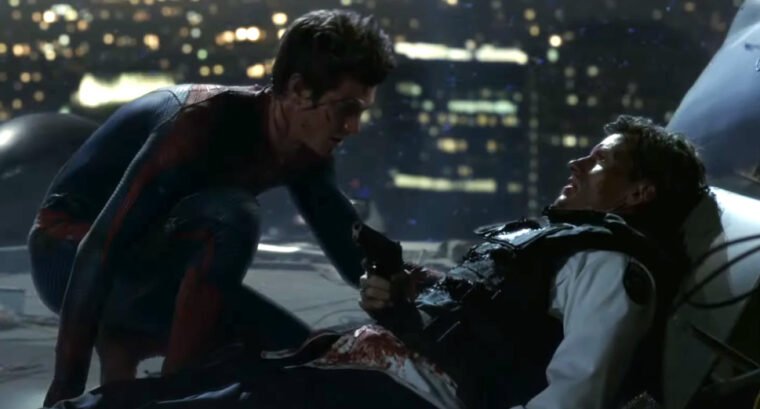 Cena da morte do Capitão Stacy no filme O Espetacular Homem-Aranha (Sony/Reprodução)