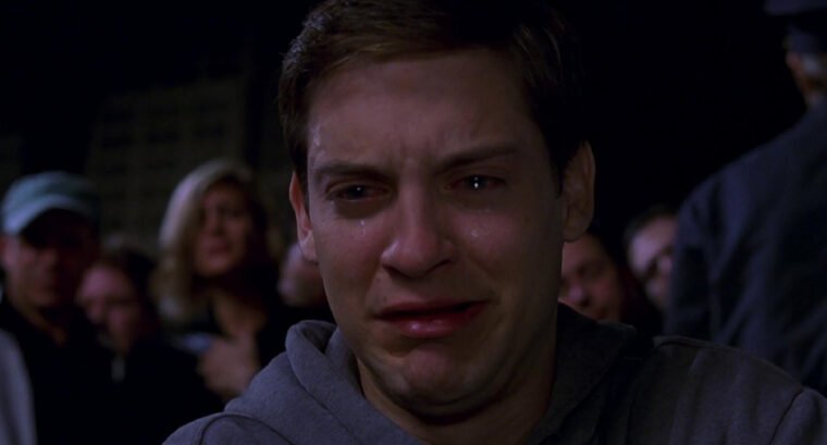 Homem-Aranha de Tobey Maguire chora a morte do Tio Ben (Sony/Reprodução)