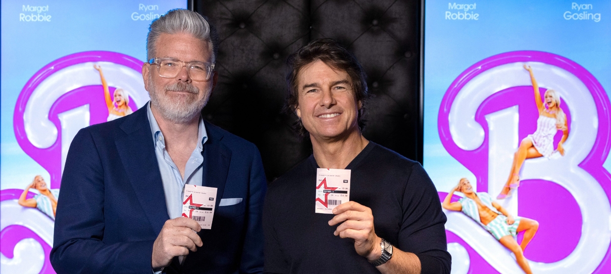 Tom Cruise recomenda dobradinha de Barbie e Oppenheimer nos cinemas