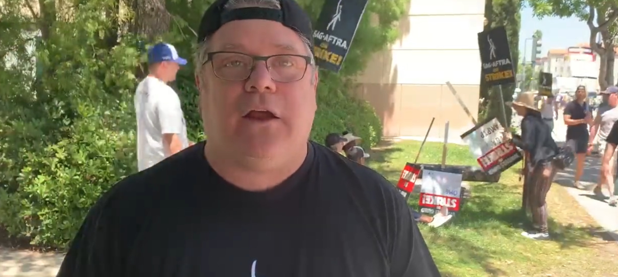 Rosario Dawson, Sean Astin e mais: veja atores protestando na greve em Hollywood