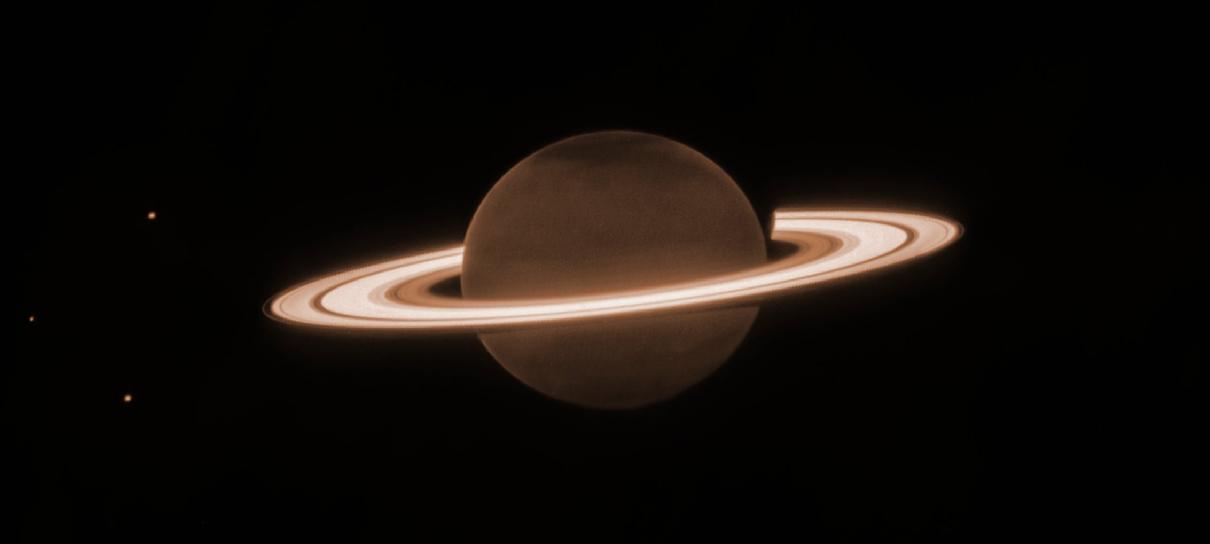 NASA divulga bela foto de Saturno feita pelo telescópio James Webb