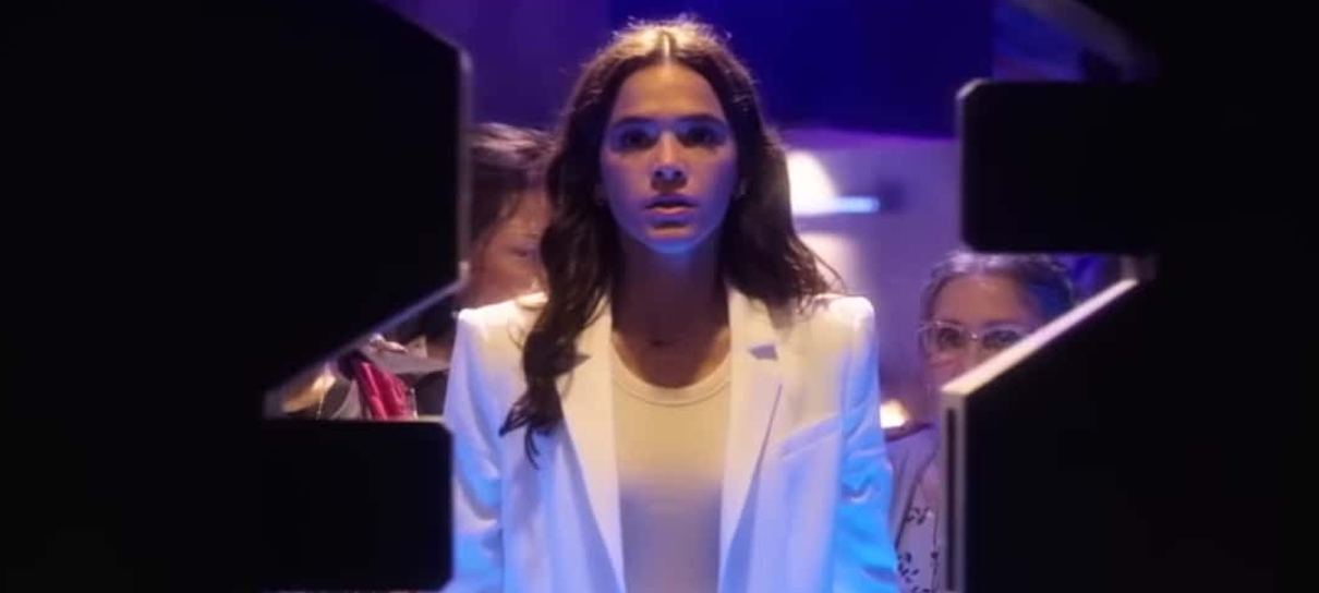 Bruna Marquezine comenta greve de atores e lançamento de Besouro Azul