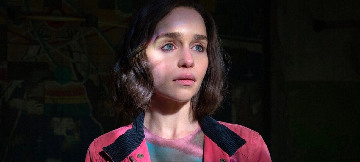 Emilia Clarke rebate críticas à atuação com uso de tela verde
