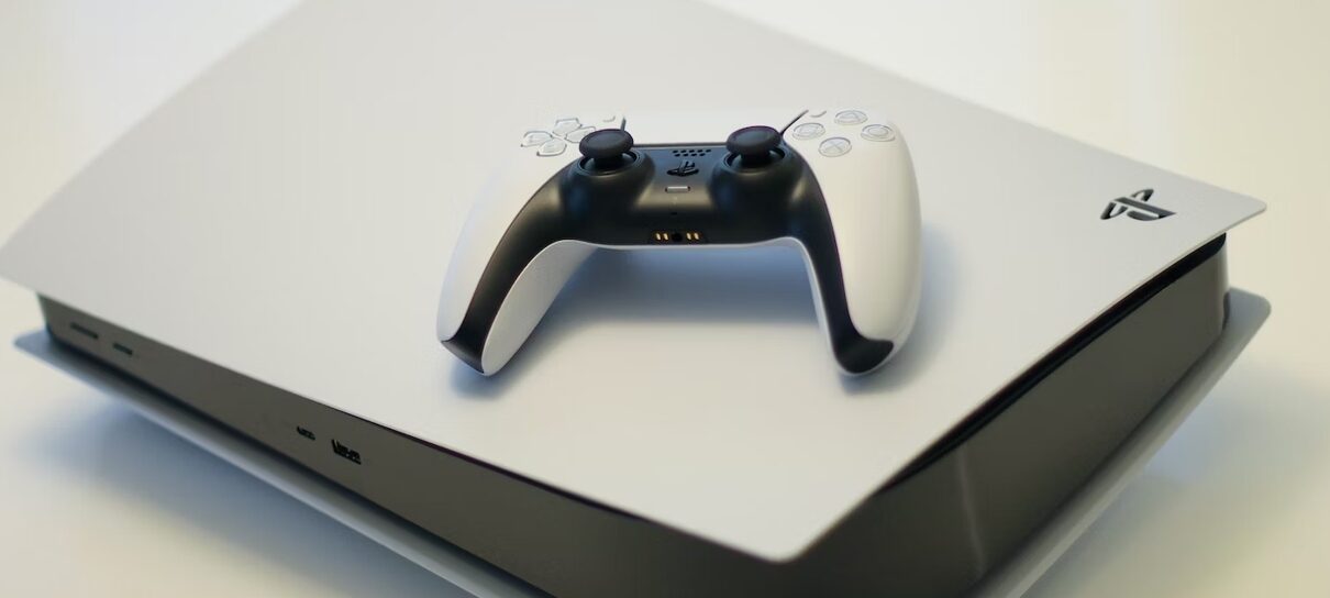 Consola PlayStation 5 com um desconto de 100€ na nova promoção Playstation  - PlayHype