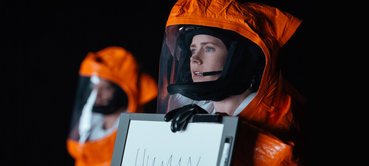 Amy Adams referencia A Chegada durante greve em Hollywood