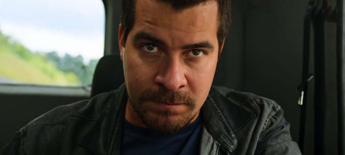 Carga Máxima, 1º filme de ação brasileiro da Netflix, ganha trailer intenso