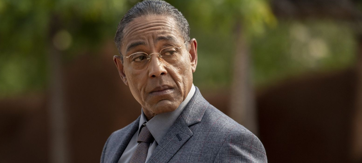 Giancarlo Esposito revela conversas para filme da DC: "Quem sabe?"