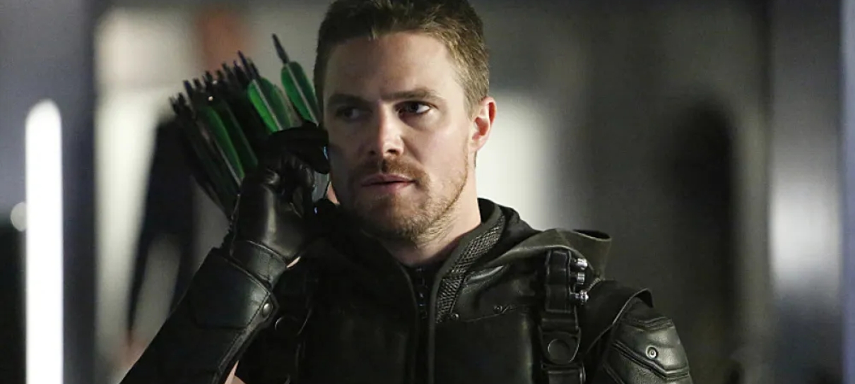 Após repercussão, Stephen Amell explica declaração sobre greve 