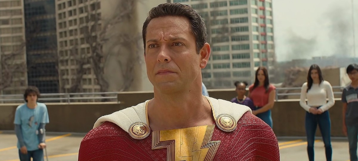 Zachary Levi, o Shazam, critica produções de Hollywood: muito "lixo"