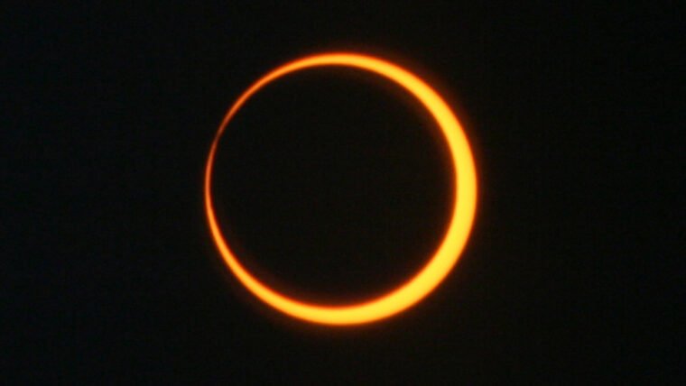 Brasil poderá ver eclipse solar anular em outubro